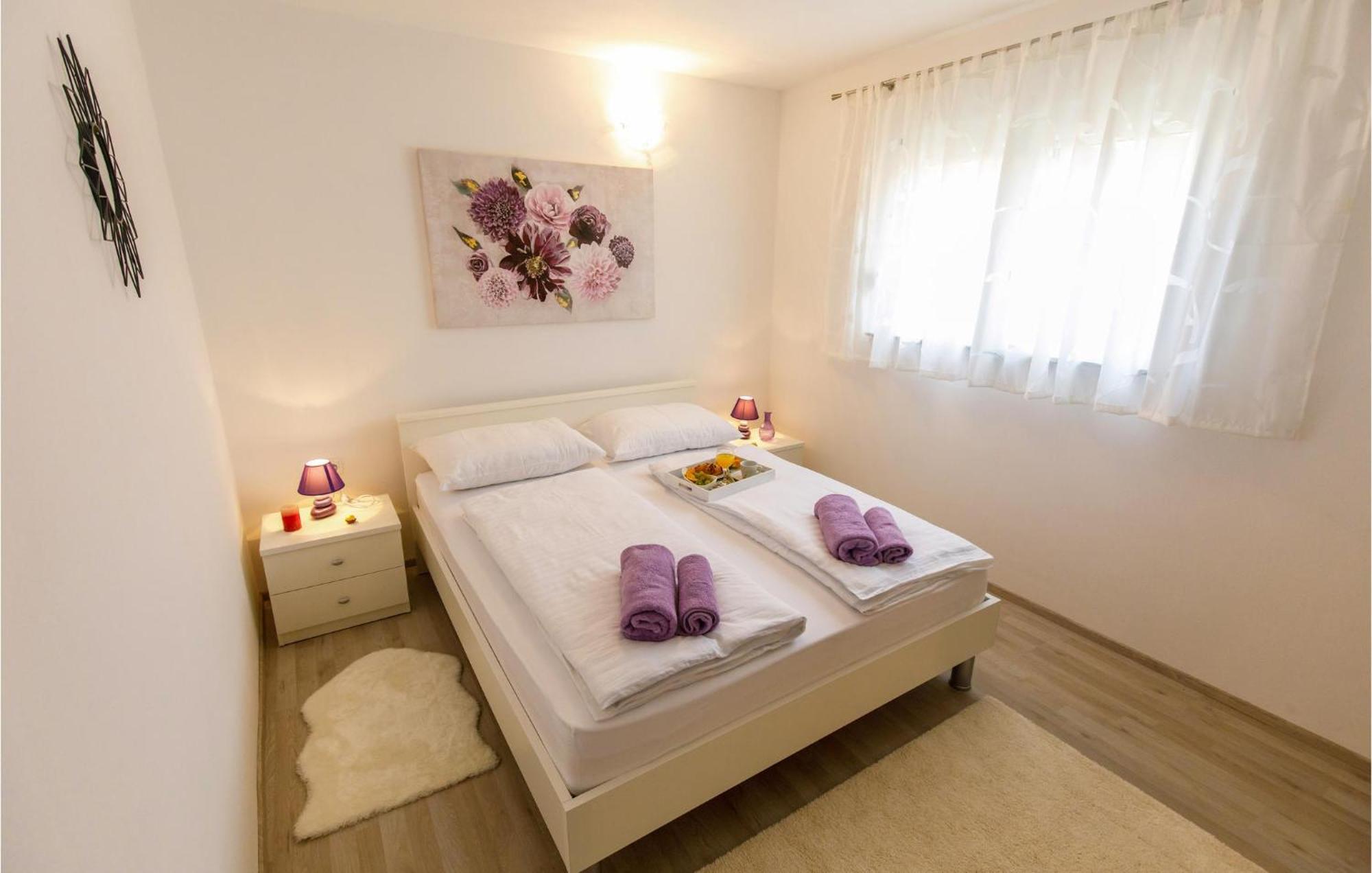 Gorgeous Home In Knin With Kitchen Kovacic Eksteriør bilde