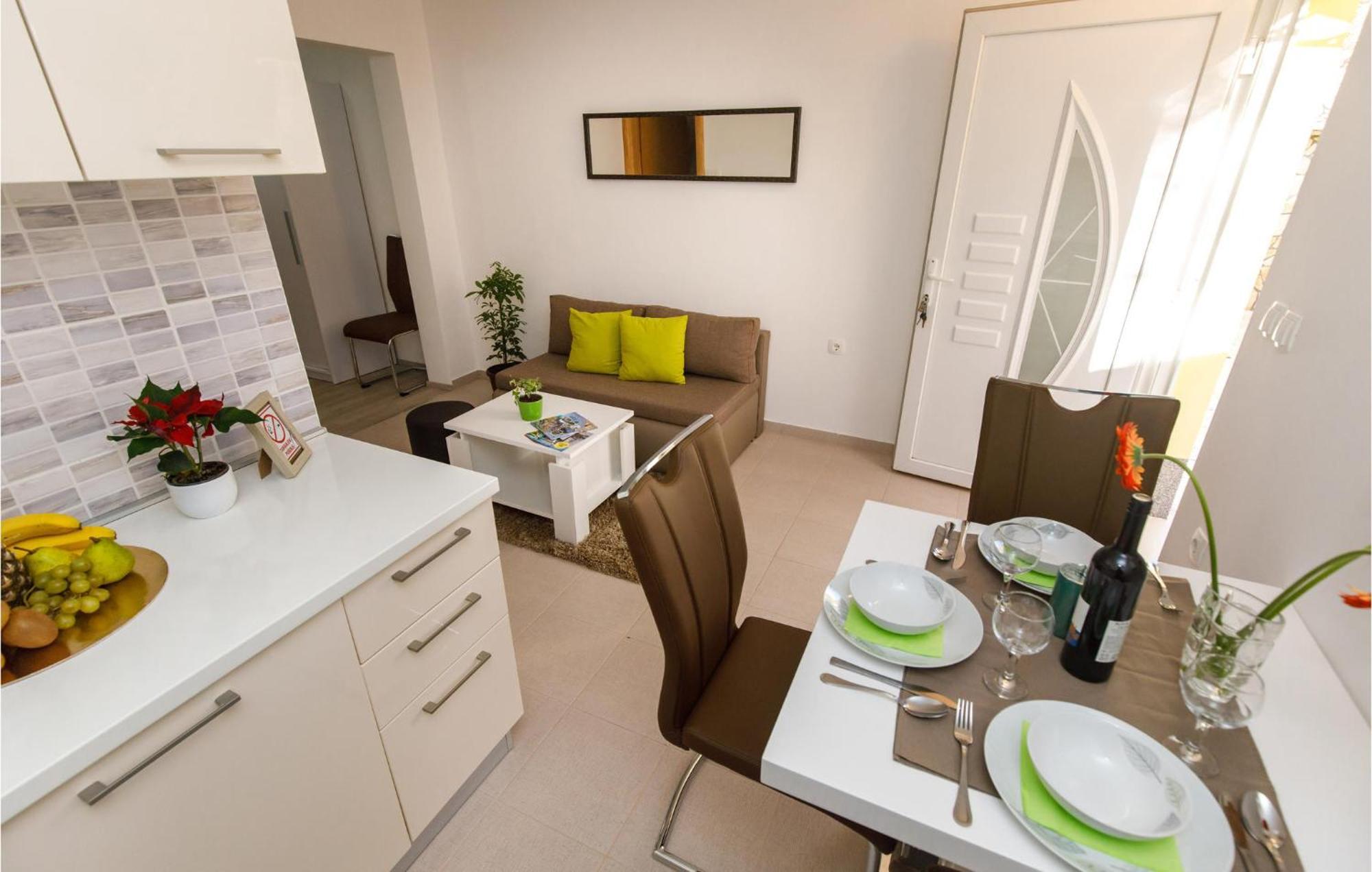 Gorgeous Home In Knin With Kitchen Kovacic Eksteriør bilde