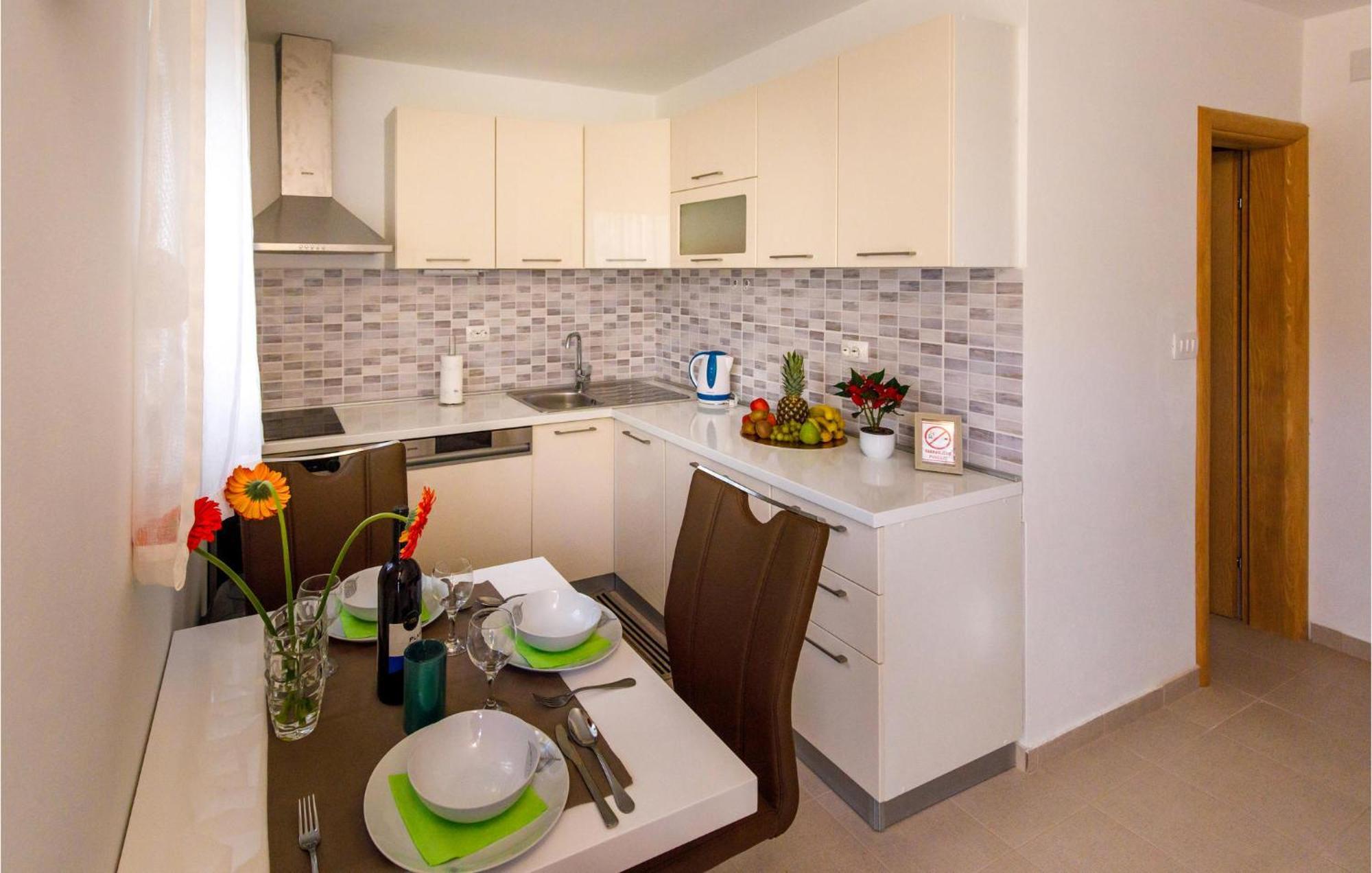 Gorgeous Home In Knin With Kitchen Kovacic Eksteriør bilde