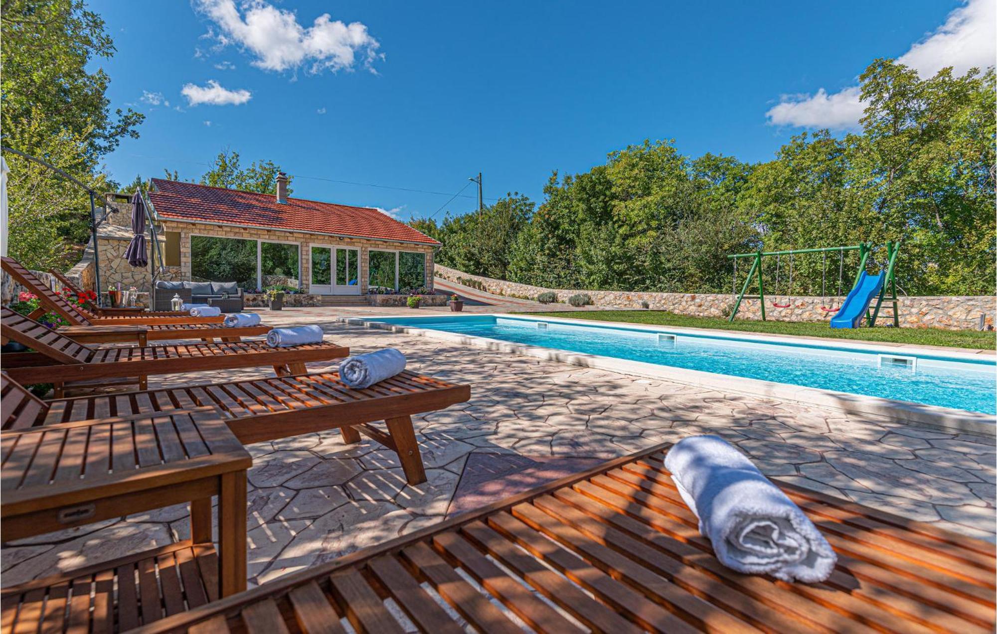 Gorgeous Home In Knin With Kitchen Kovacic Eksteriør bilde