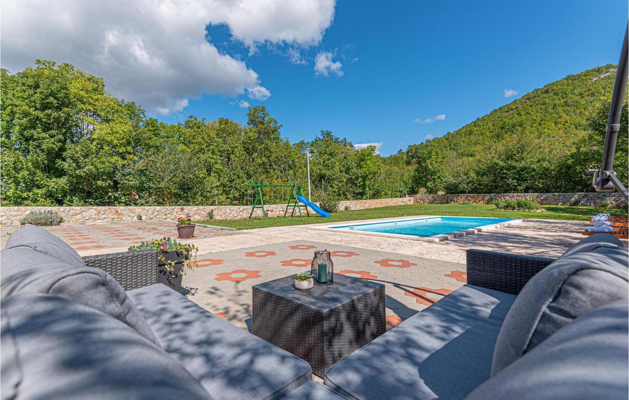 Gorgeous Home In Knin With Kitchen Kovacic Eksteriør bilde