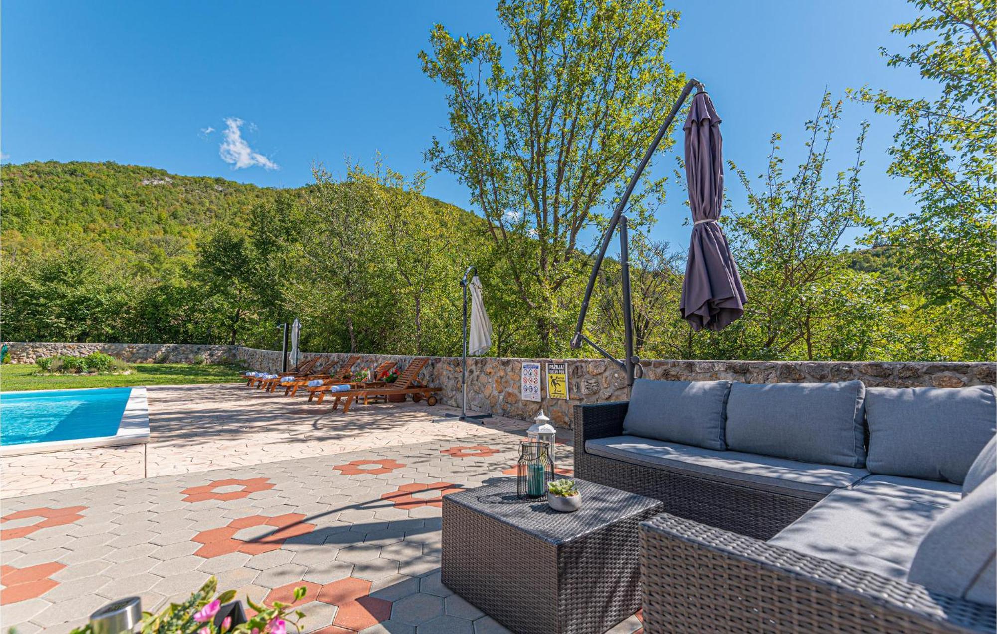 Gorgeous Home In Knin With Kitchen Kovacic Eksteriør bilde