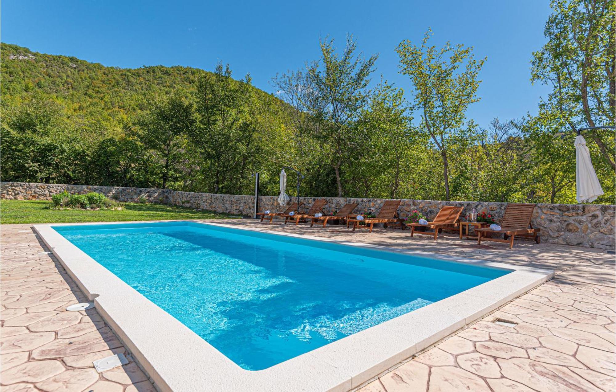 Gorgeous Home In Knin With Kitchen Kovacic Eksteriør bilde