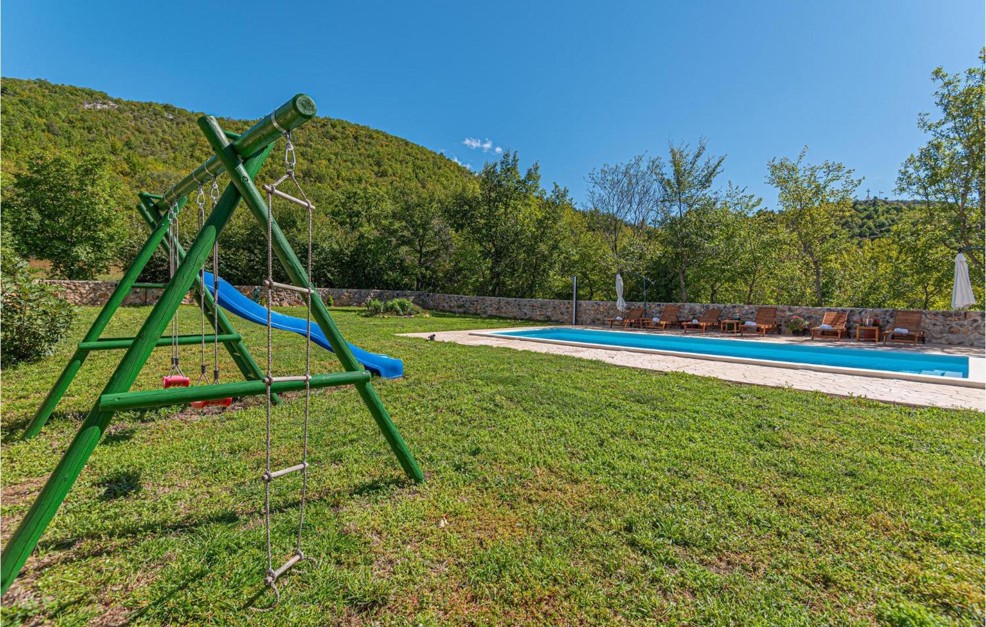 Gorgeous Home In Knin With Kitchen Kovacic Eksteriør bilde